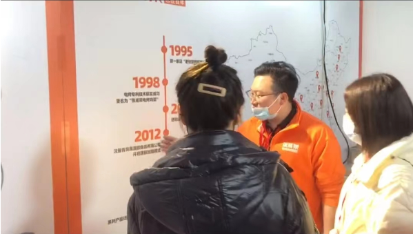 張成榮電烤雞架西安展會